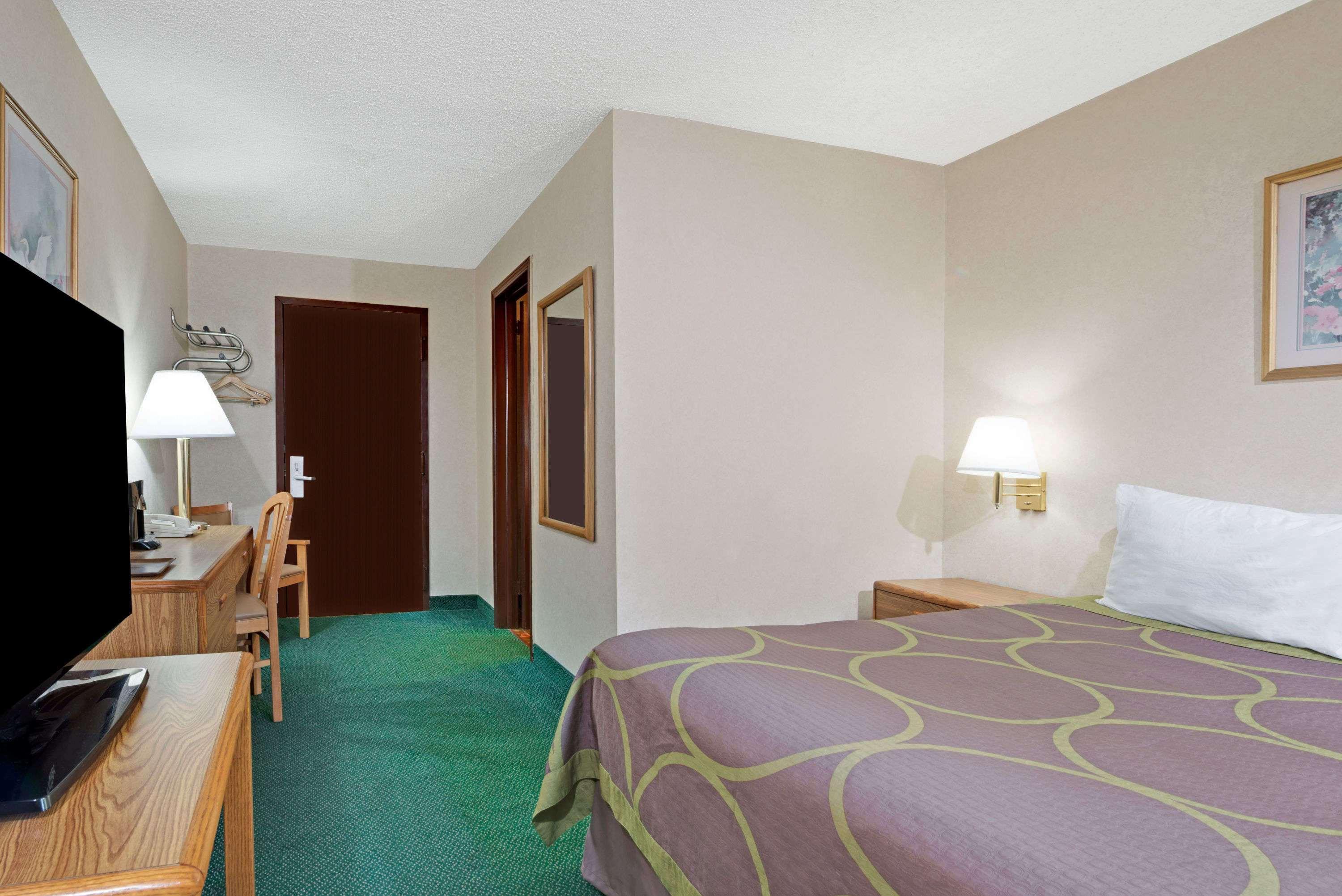 Super 8 By Wyndham Kenmore/Buffalo/Niagara Falls Area Dış mekan fotoğraf