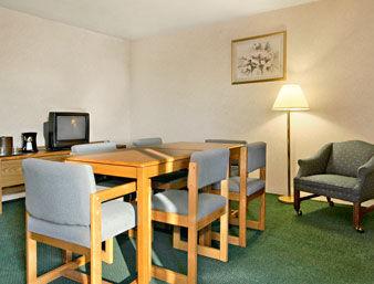 Super 8 By Wyndham Kenmore/Buffalo/Niagara Falls Area Dış mekan fotoğraf